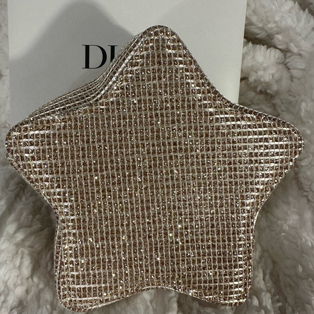 🖤🖤New Dior Beauty Star-Shaped Gold Pouch🖤🖤 - Picture 8 of 8